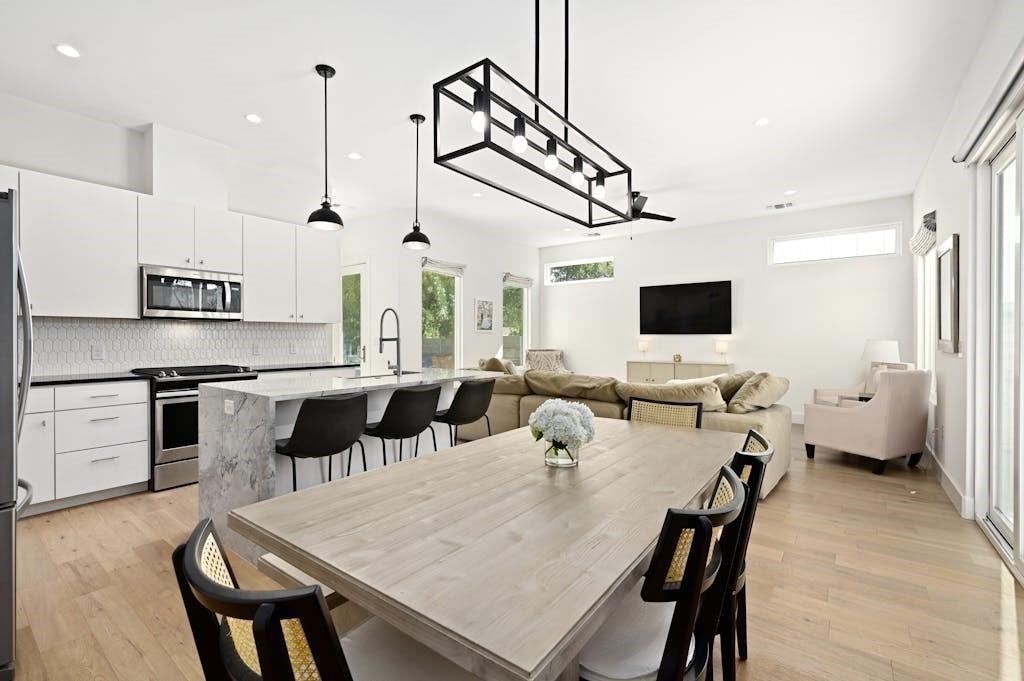 5212 Huisache St # 2, Austin, TX 78751