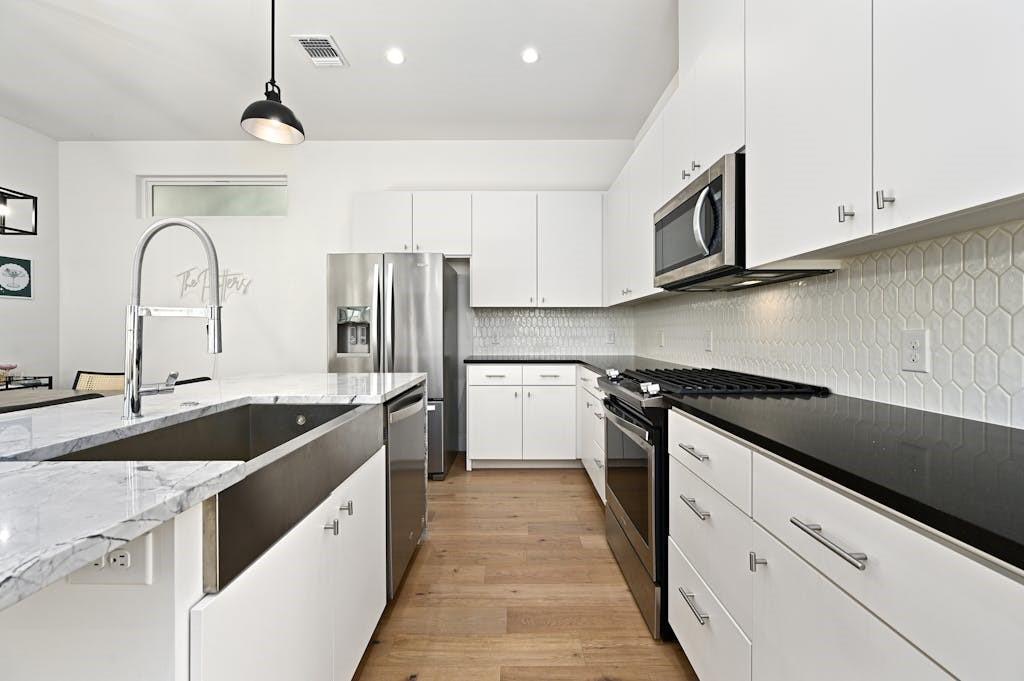 5212 Huisache St # 2, Austin, TX 78751