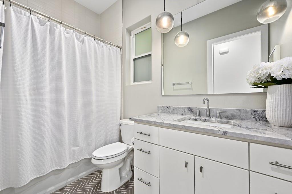 5212 Huisache St # 2, Austin, TX 78751