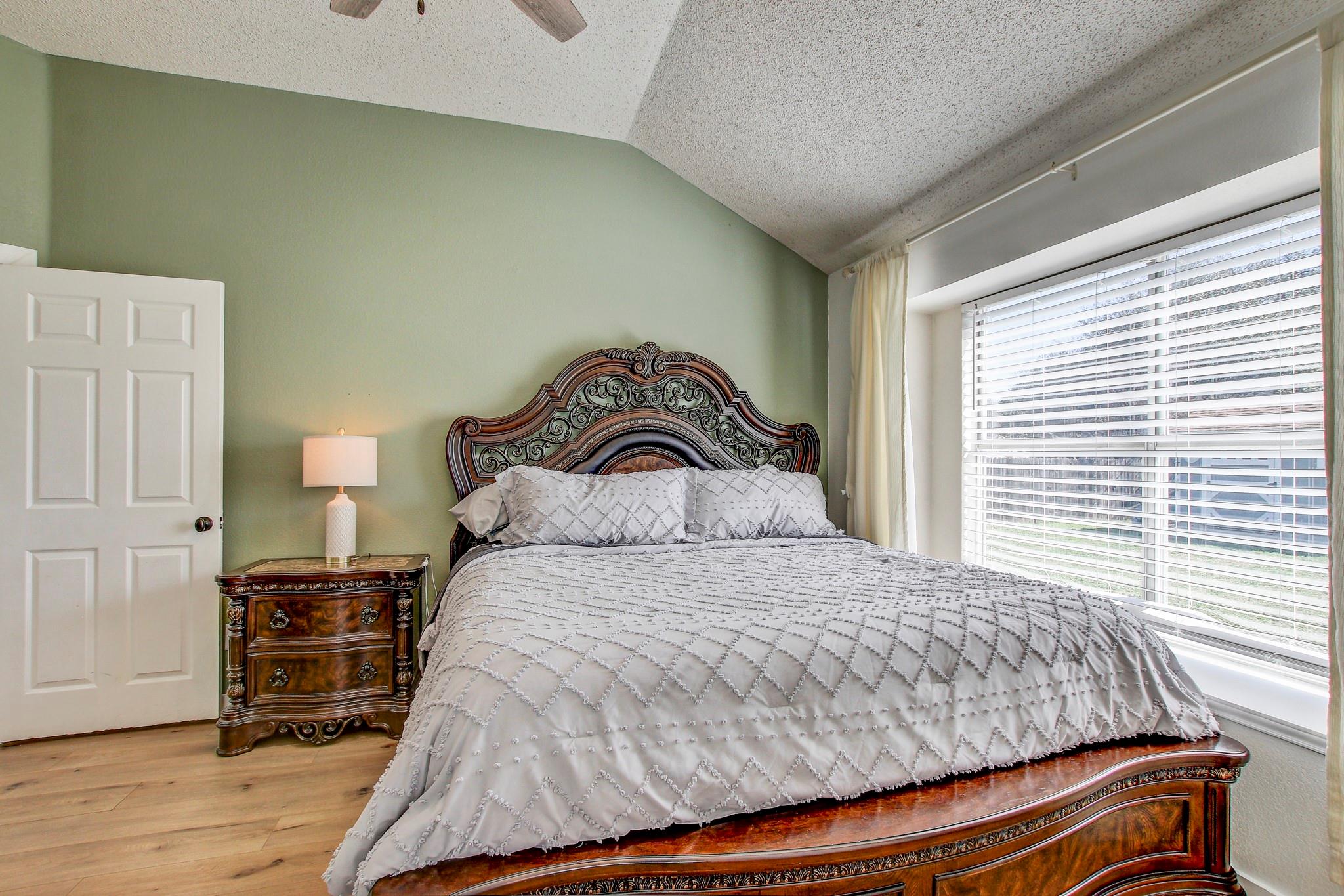 806 Ridge View Dr, Leander, TX 78641