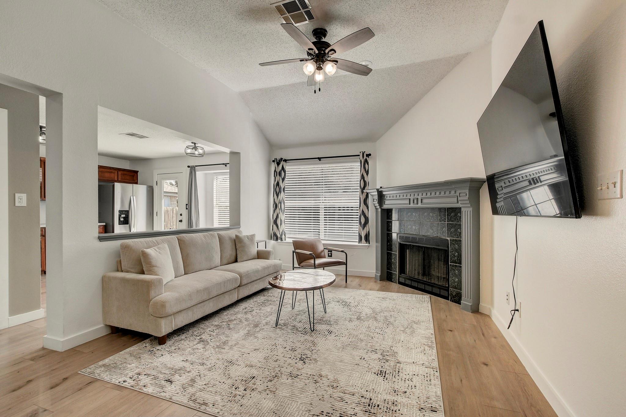 806 Ridge View Dr, Leander, TX 78641