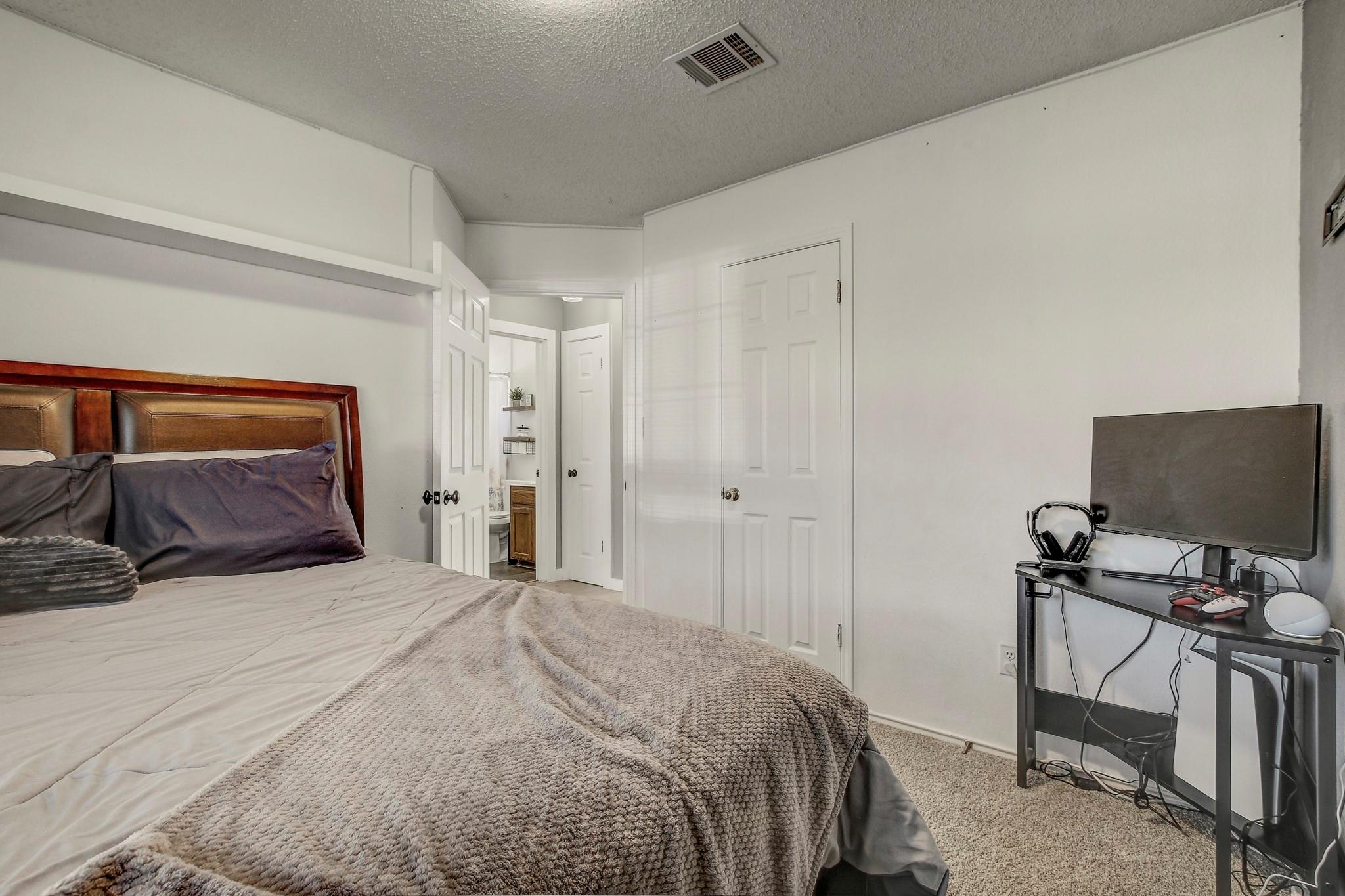 806 Ridge View Dr, Leander, TX 78641