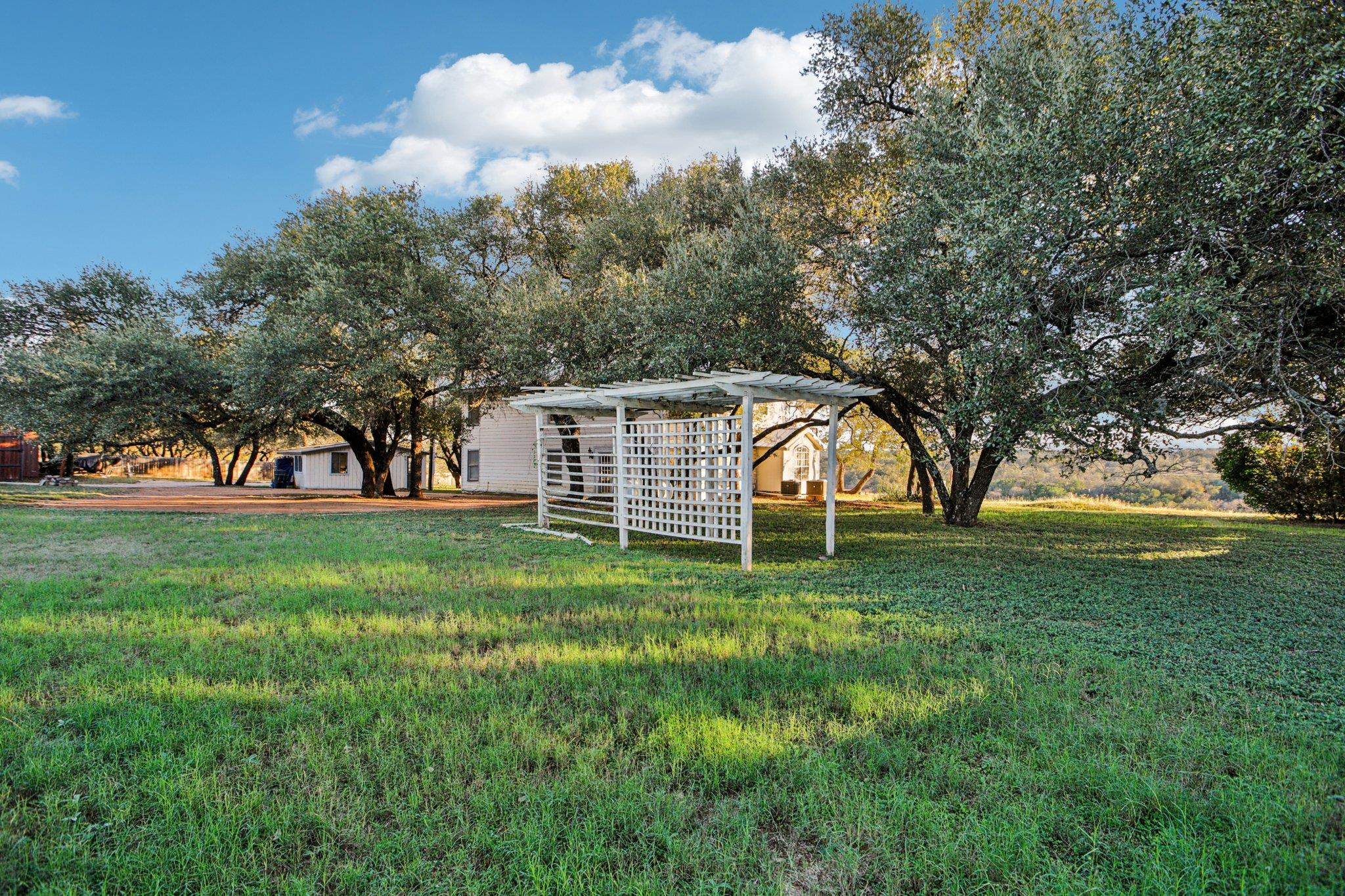 24333 Pedernales Cliff Trl, Spicewood, TX 78669