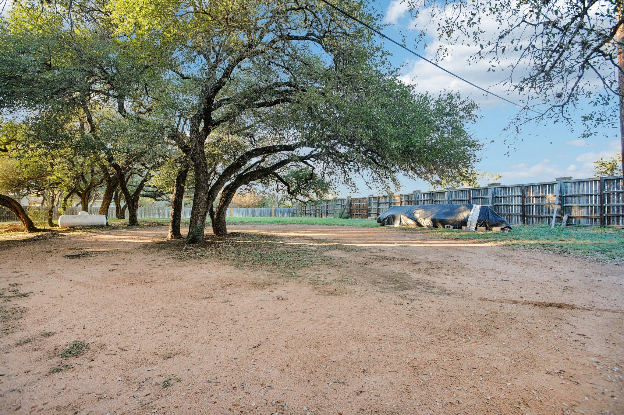 24333 Pedernales Cliff Trl, Spicewood, TX 78669