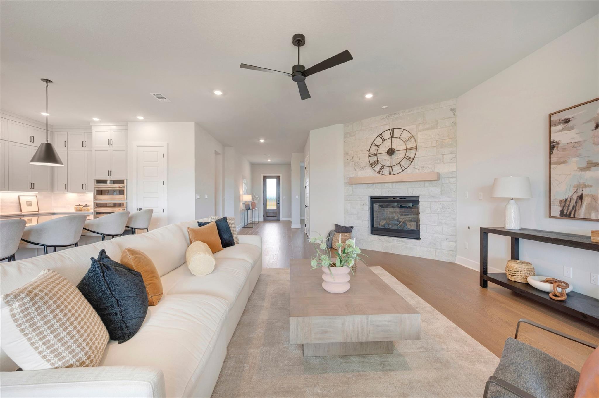 2824 Redwood Grv, Leander, TX 78641