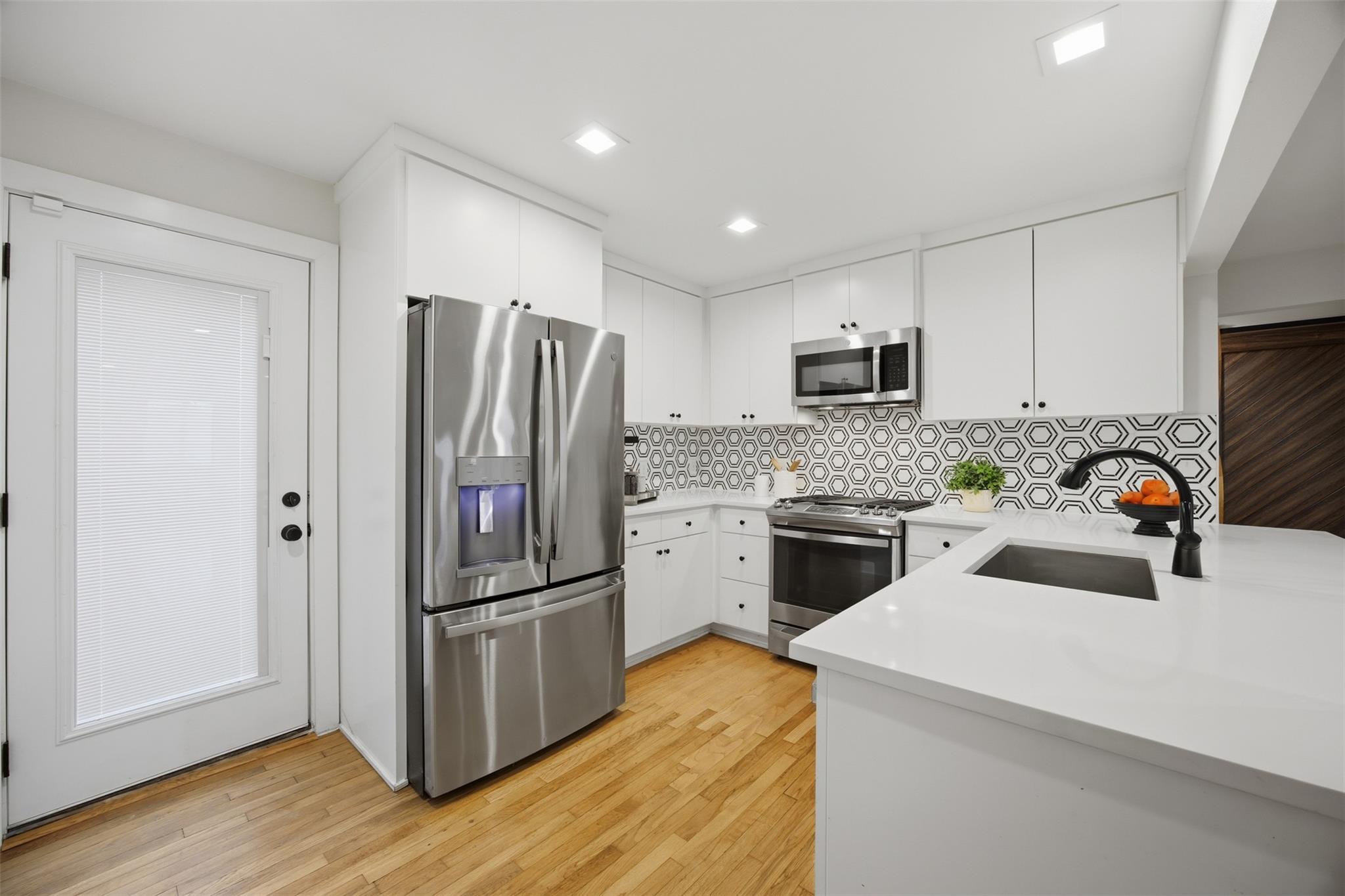 5116 Heflin Ln # 1, Austin, TX 78721