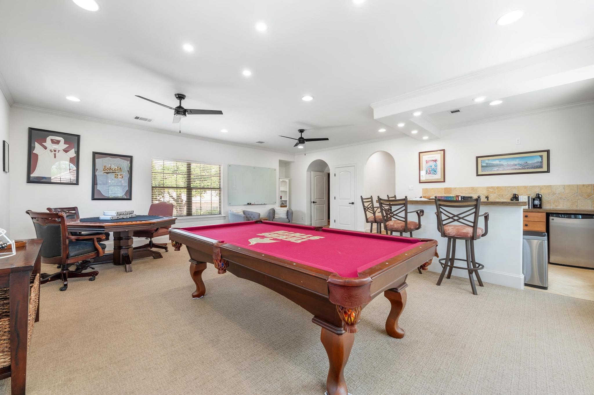 7 Sunview Rd, The Hills, TX 78738