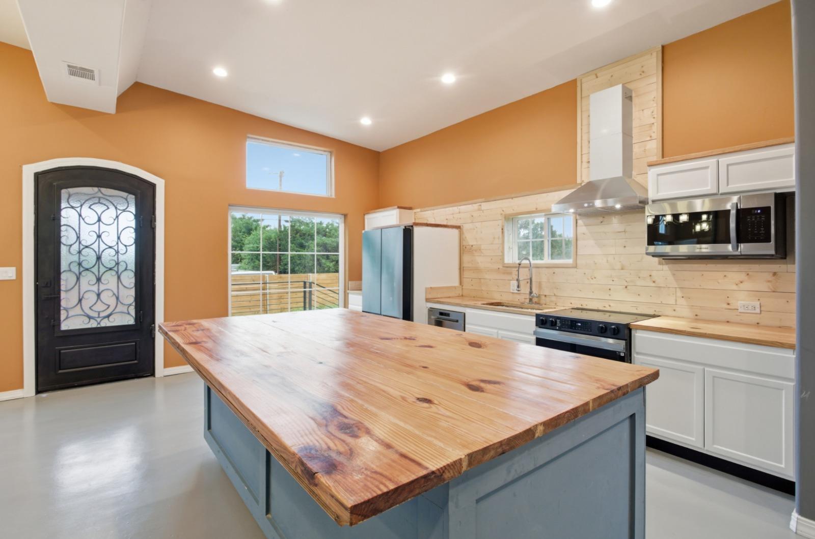 17621 Stacey Ln, Lago Vista, TX 78645