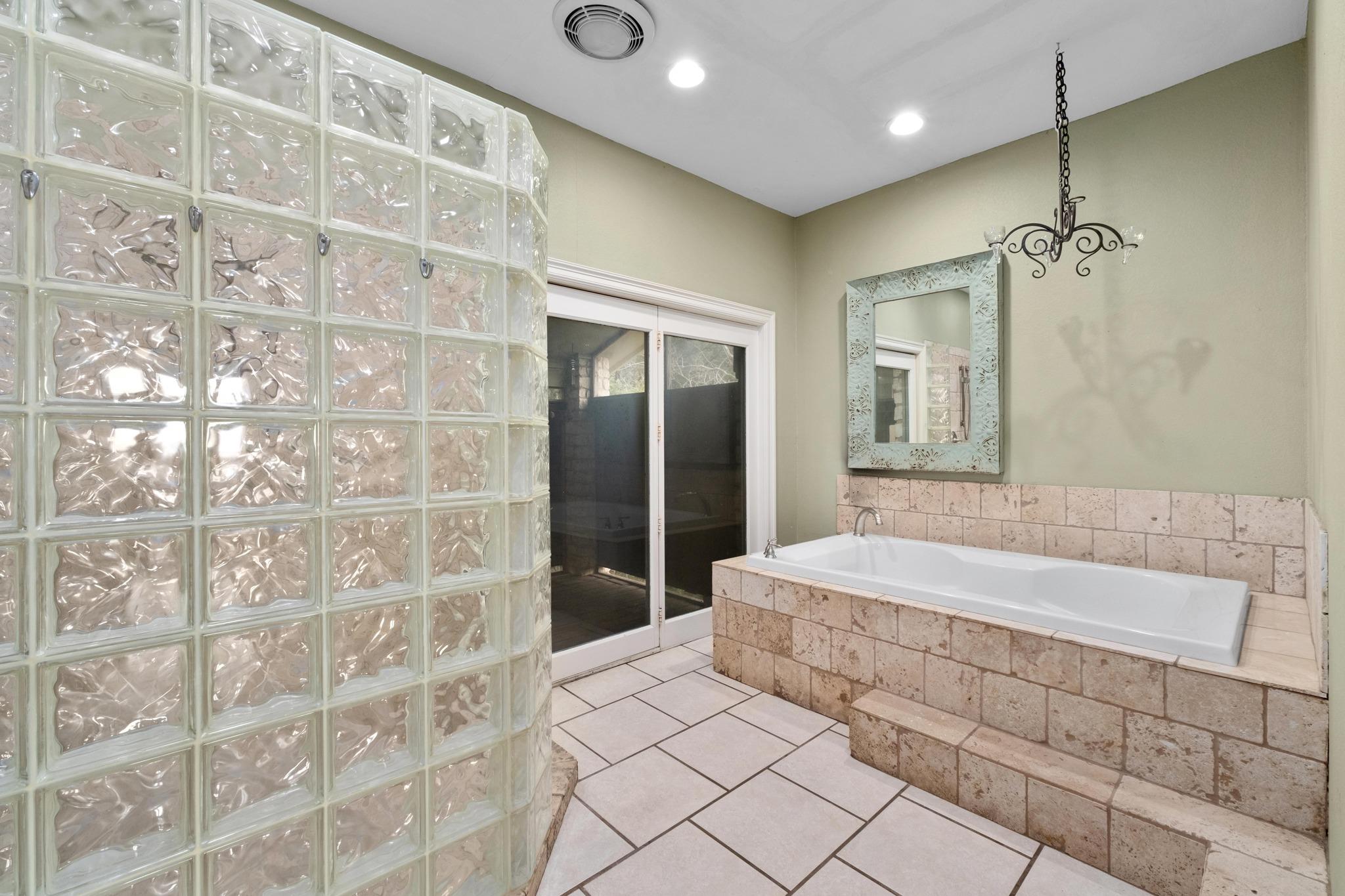 104 S Weston Ln, Austin, TX 78733