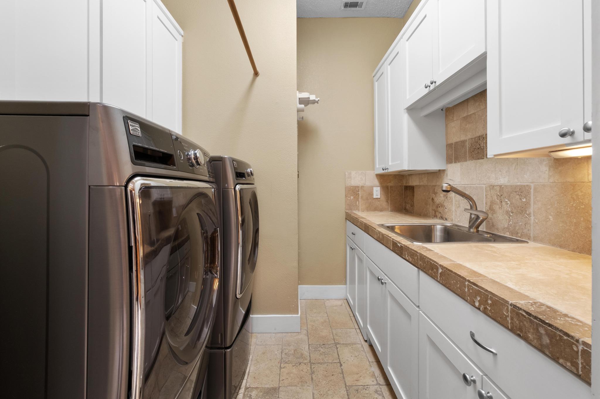 104 S Weston Ln, Austin, TX 78733
