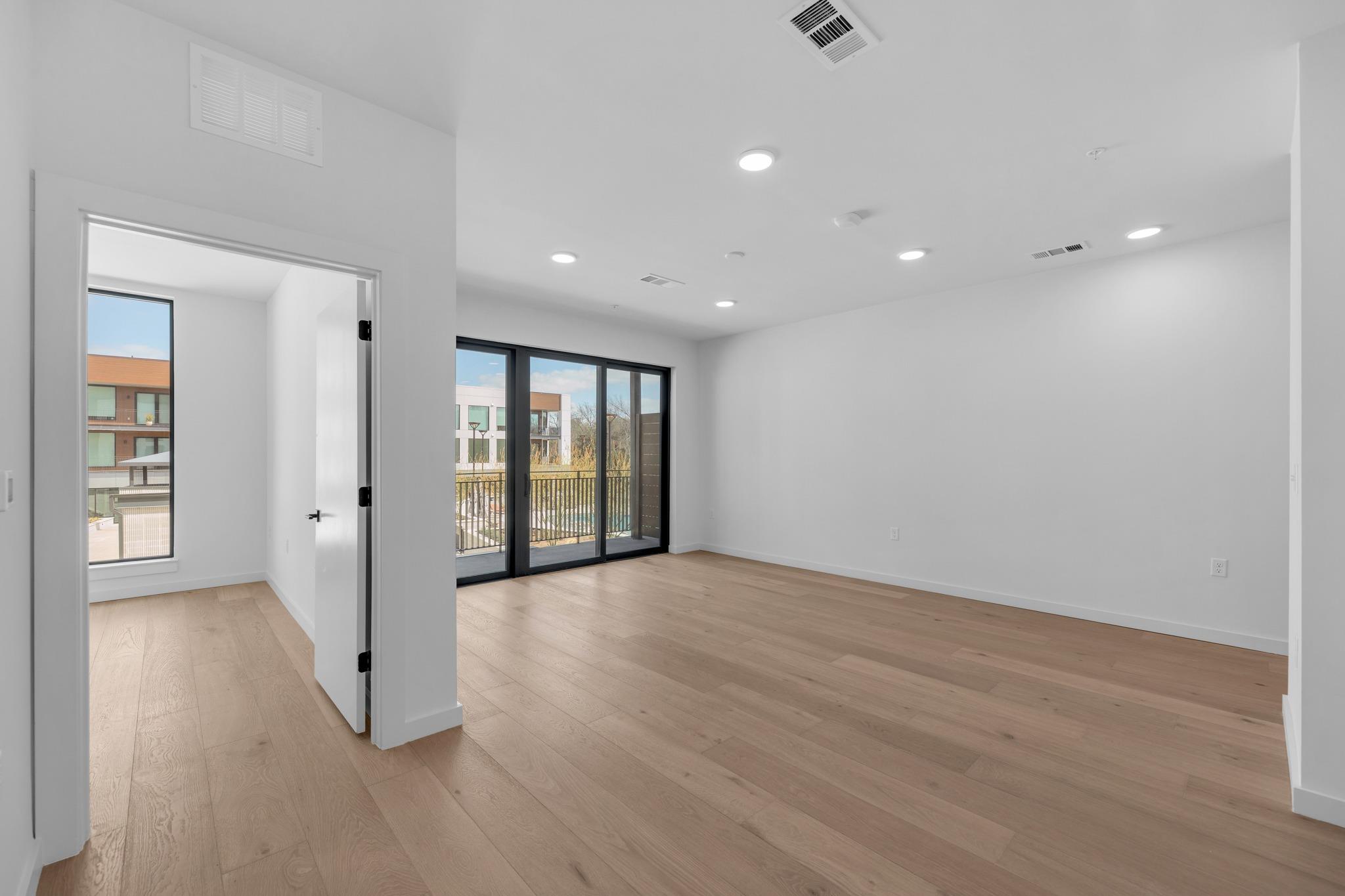 2209 S 1st St # 231, Austin, TX 78704