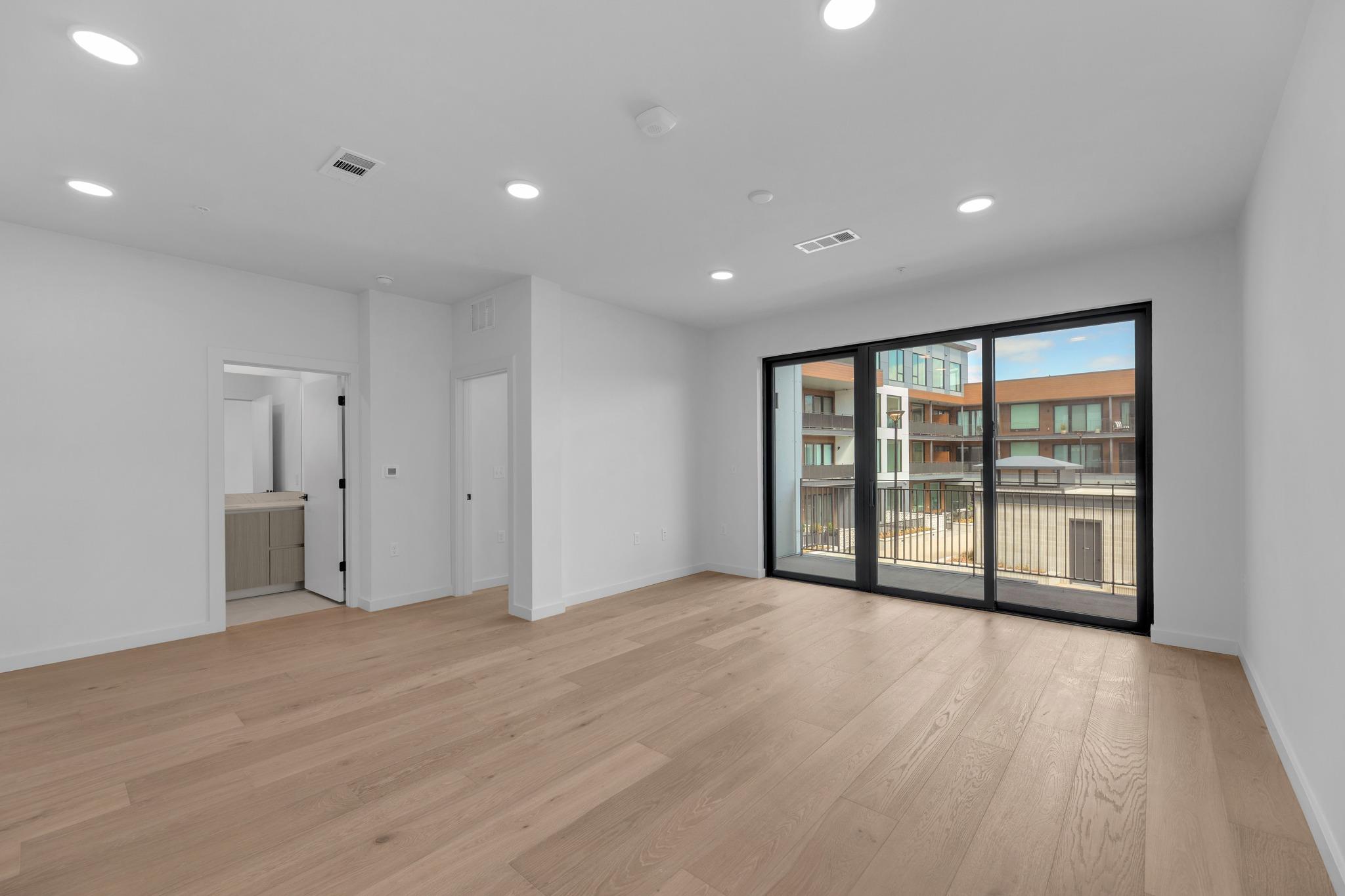 2209 S 1st St # 231, Austin, TX 78704