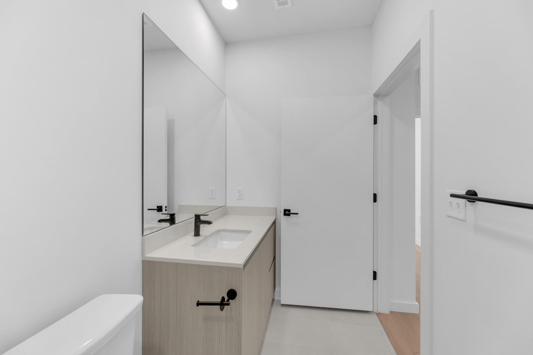 2209 S 1st St # 231, Austin, TX 78704