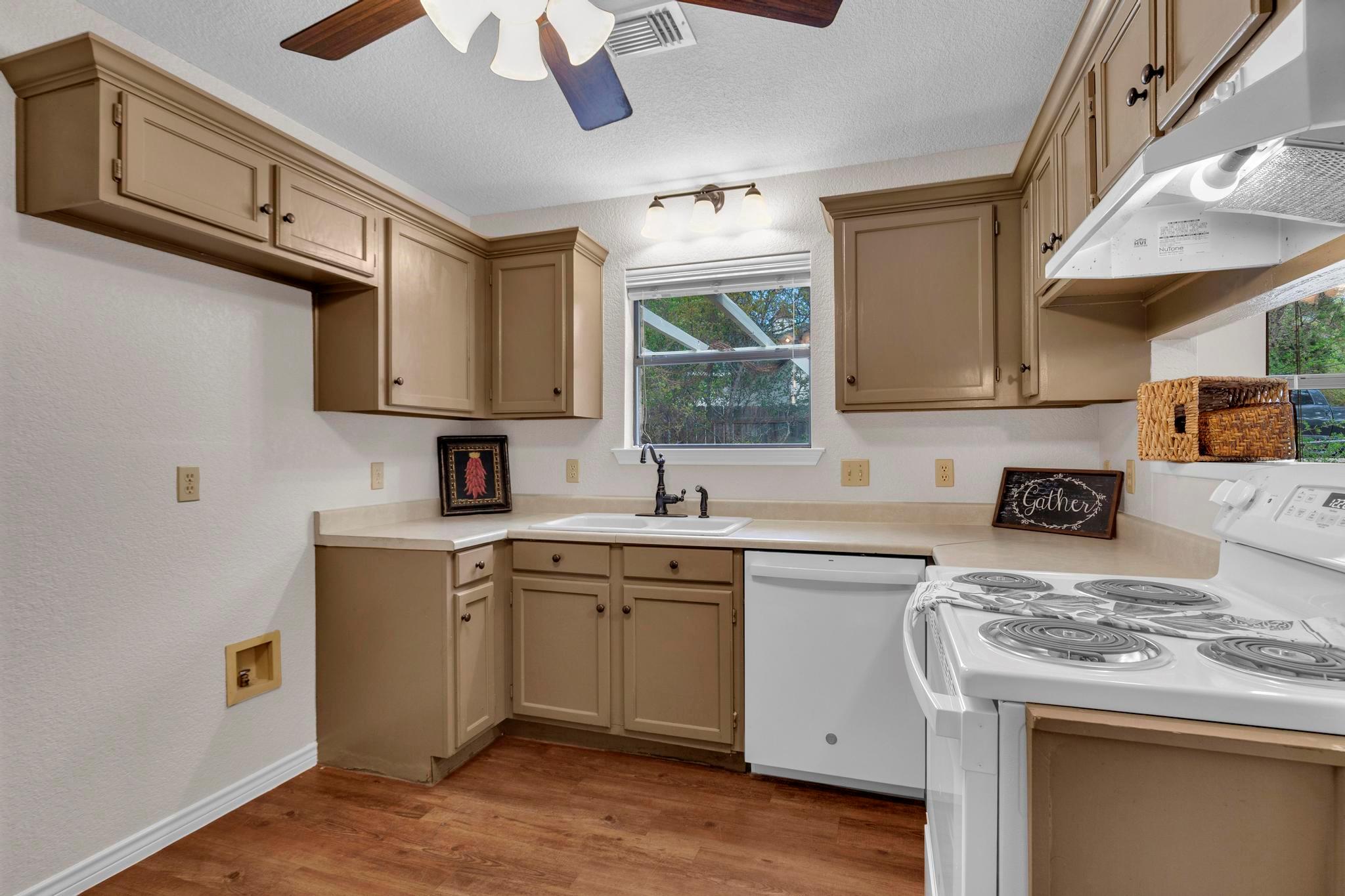 7902 Bar K Ranch Rd, Lago Vista, TX 78645