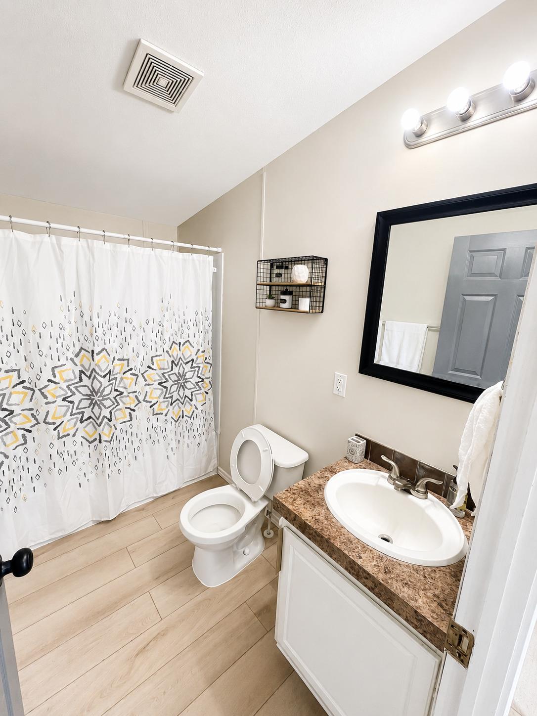 160 Indian Trl, Lockhart, TX 78644