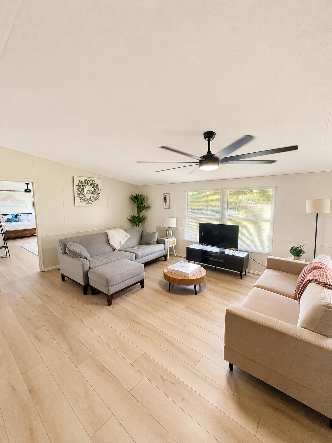 160 Indian Trl, Lockhart, TX 78644