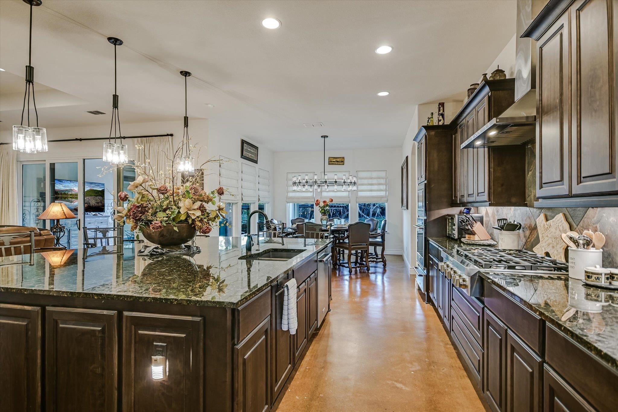 250 BROWN SADDLE Cv, Driftwood, TX 78619
