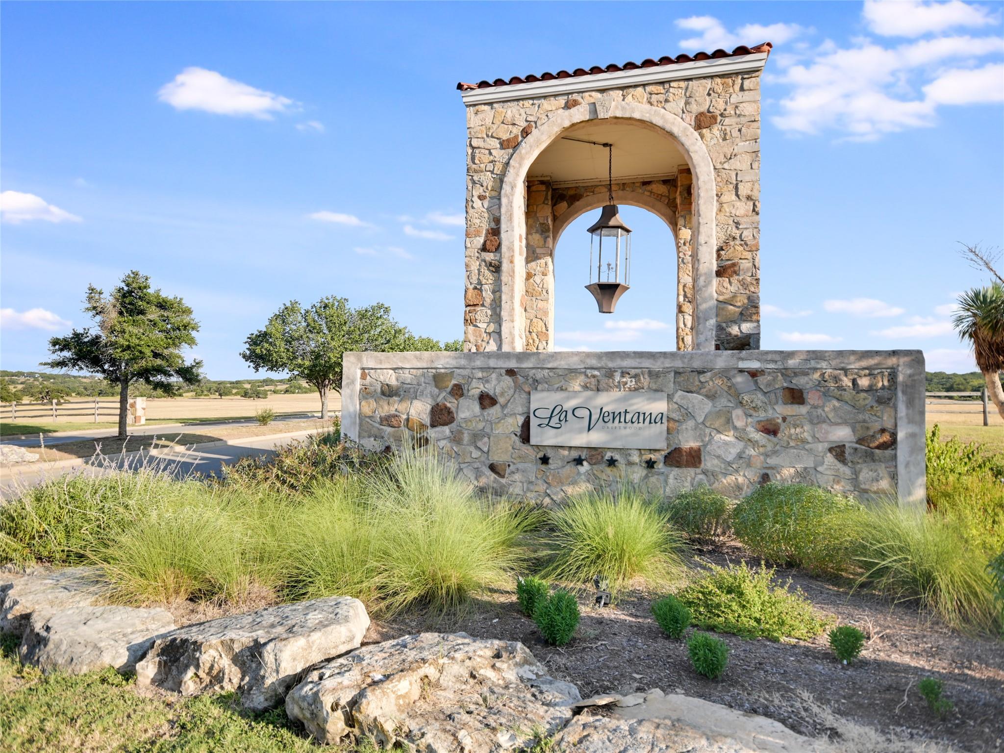 250 BROWN SADDLE Cv, Driftwood, TX 78619