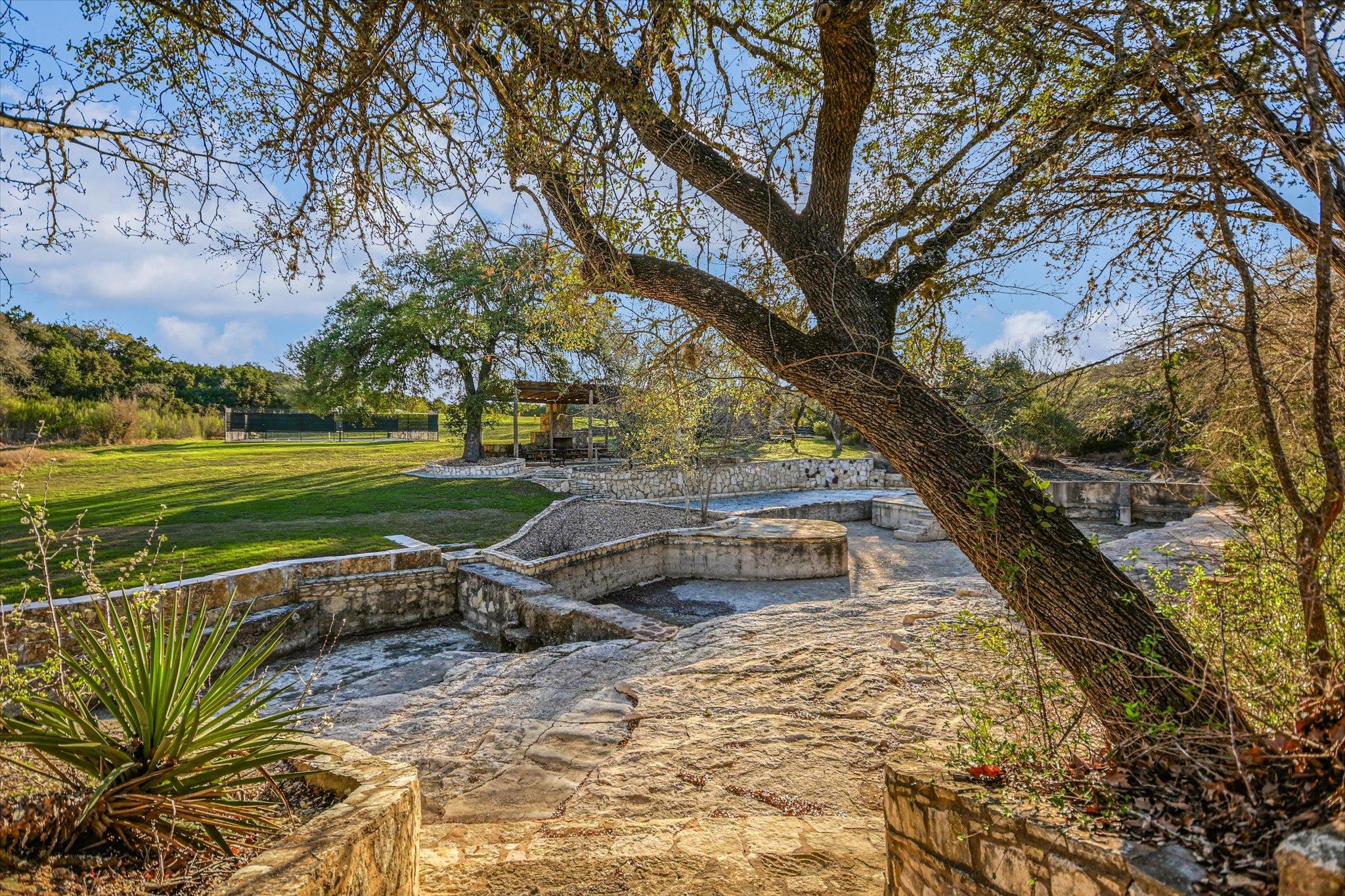 250 BROWN SADDLE Cv, Driftwood, TX 78619