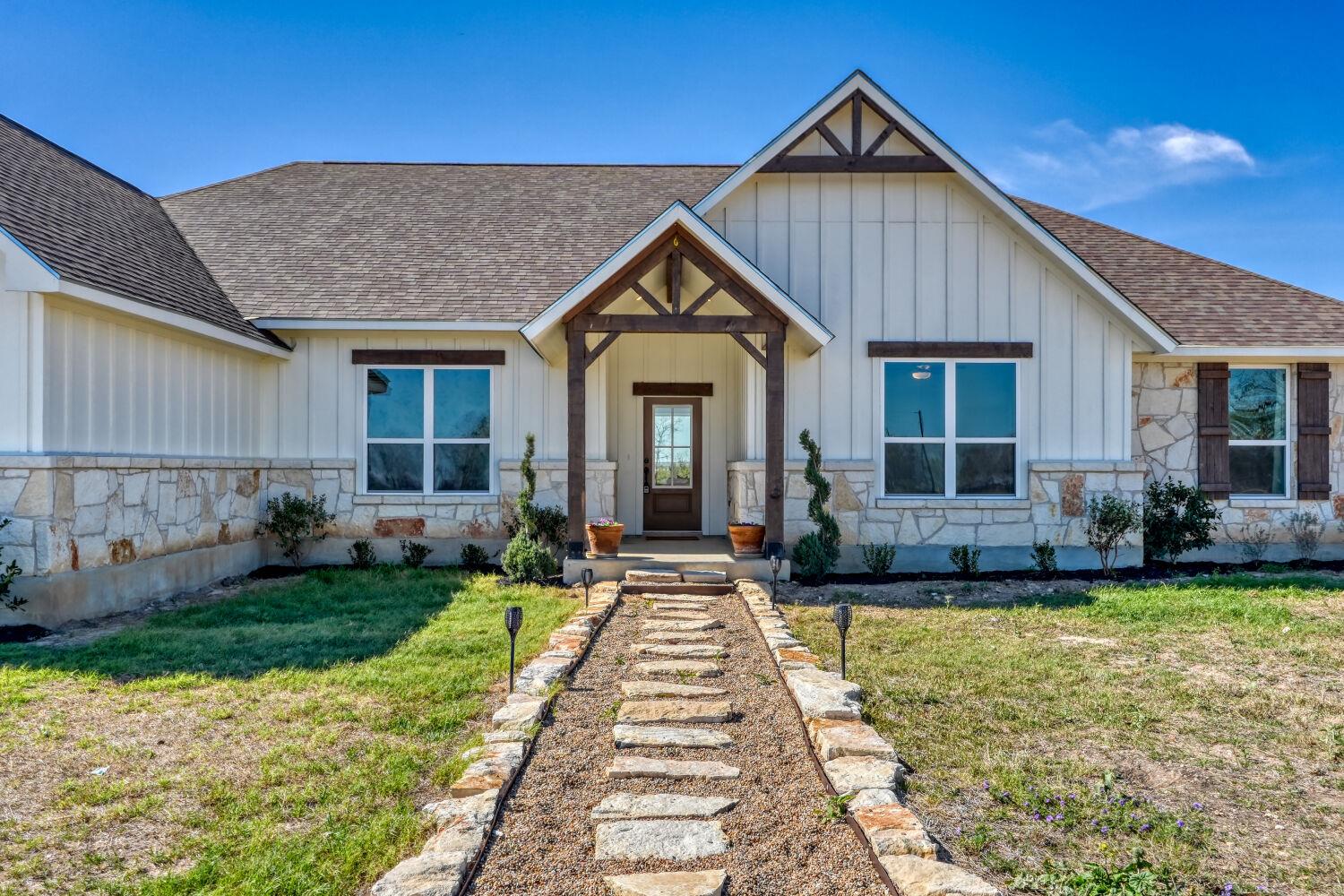 1642 Scull Rd, San Marcos, TX 78666
