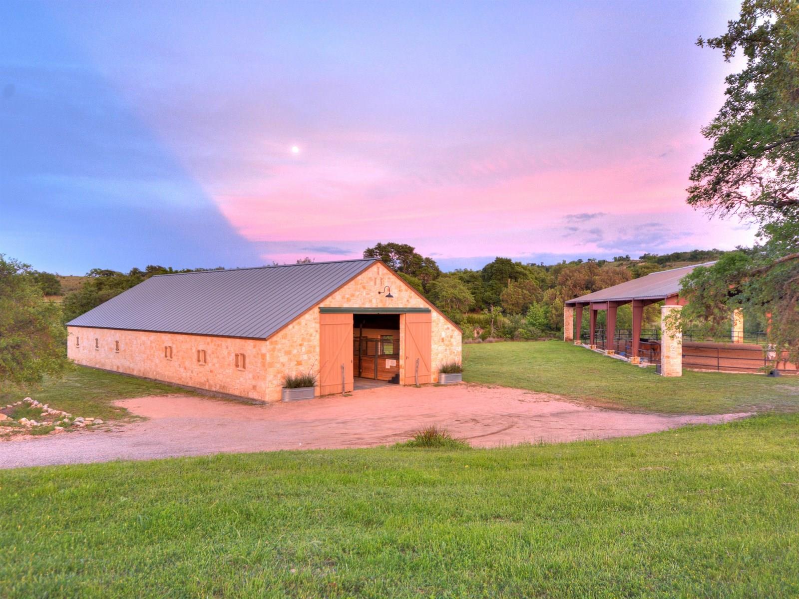 1934 N Walnut Springs Rd, Johnson City, TX 78636