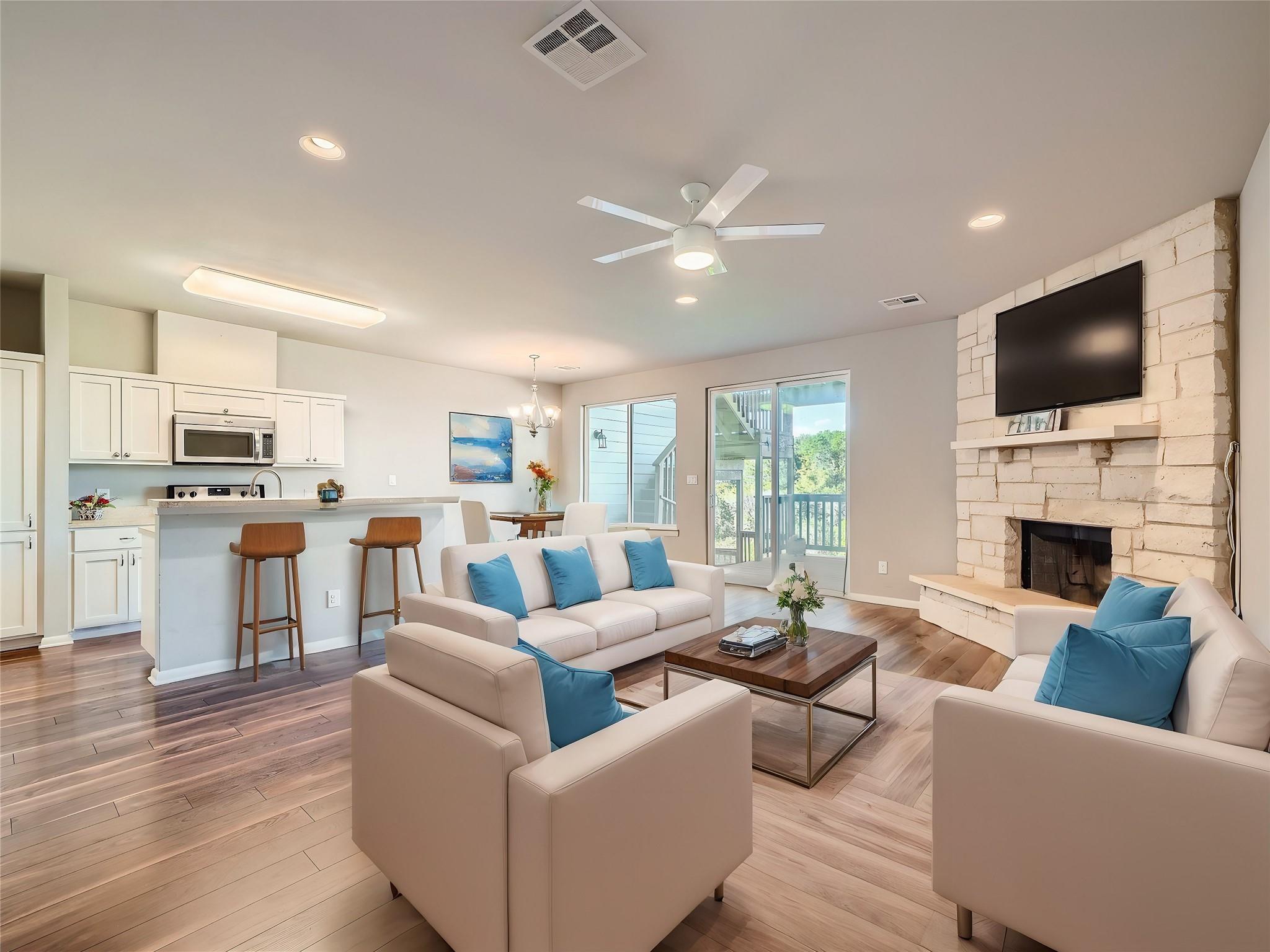 507 Venture Blvd S, Point Venture, TX 78645