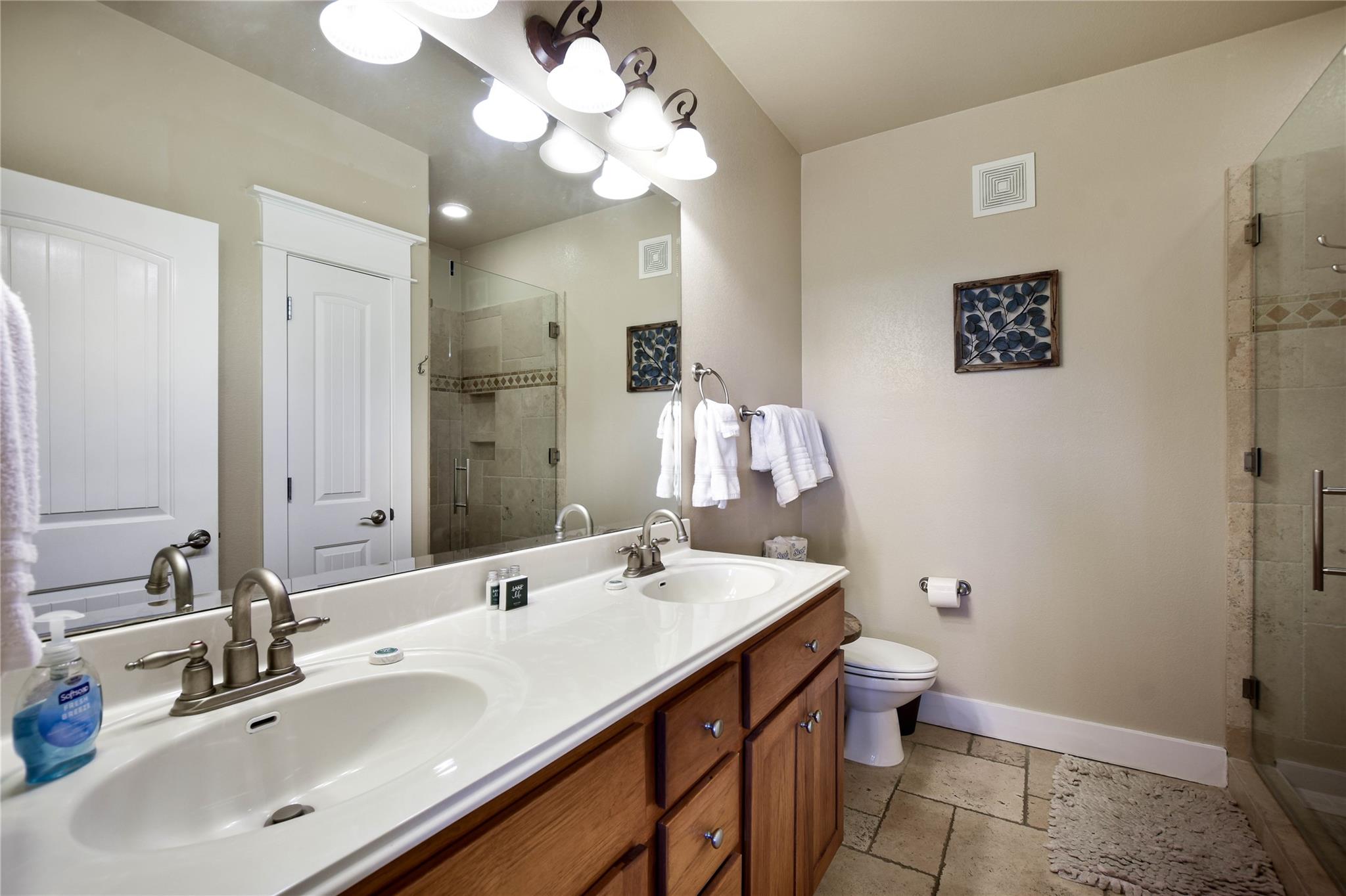 17800 Maritime Point Dr # 101, Jonestown, TX 78645