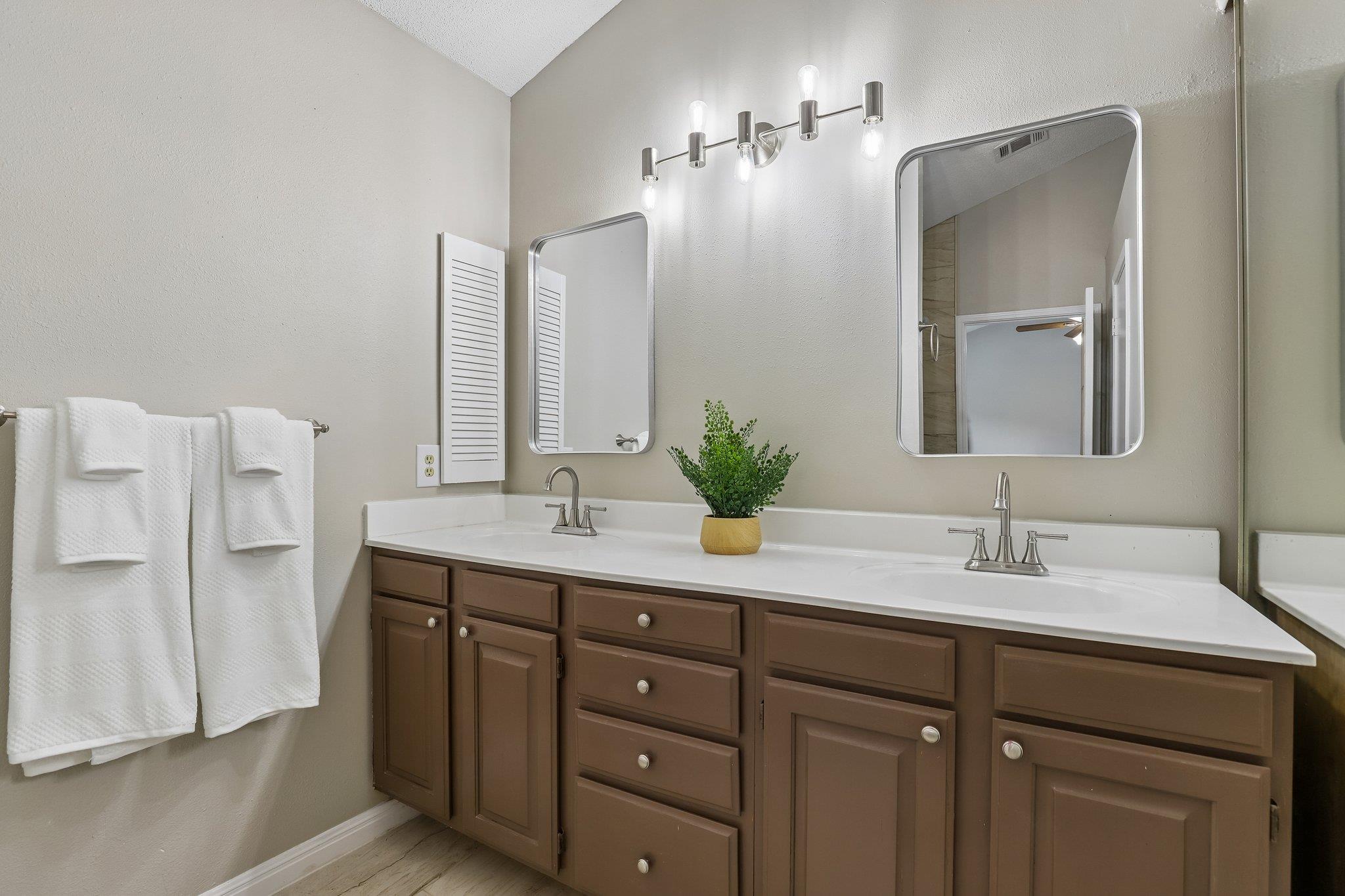 305 Hornbean Ln, Cibolo, TX 78108