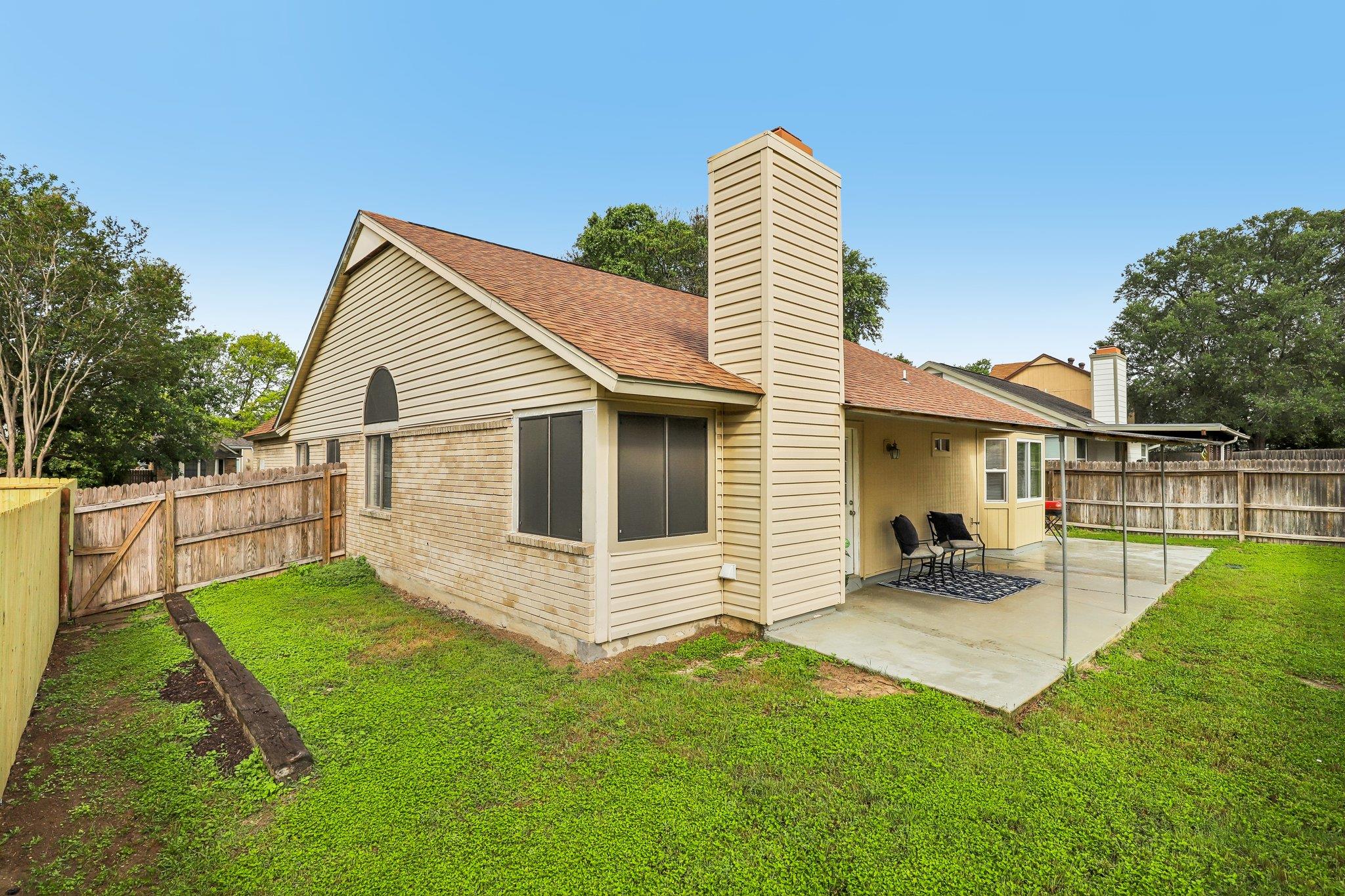 305 Hornbean Ln, Cibolo, TX 78108