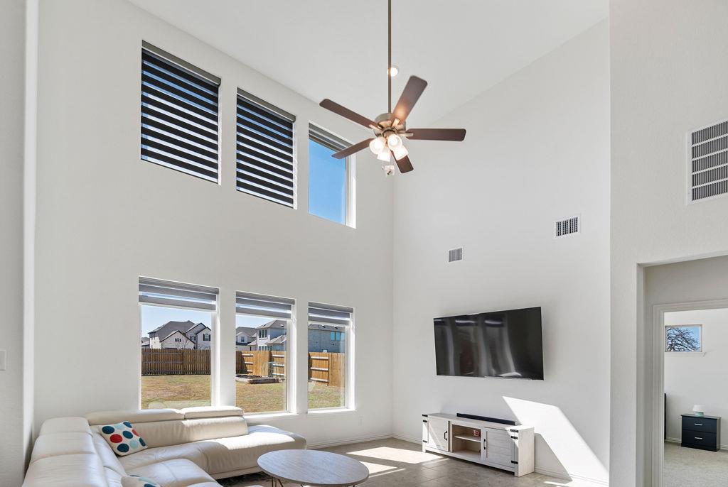 631 Breeze Hollow Ln, Georgetown, TX 78628