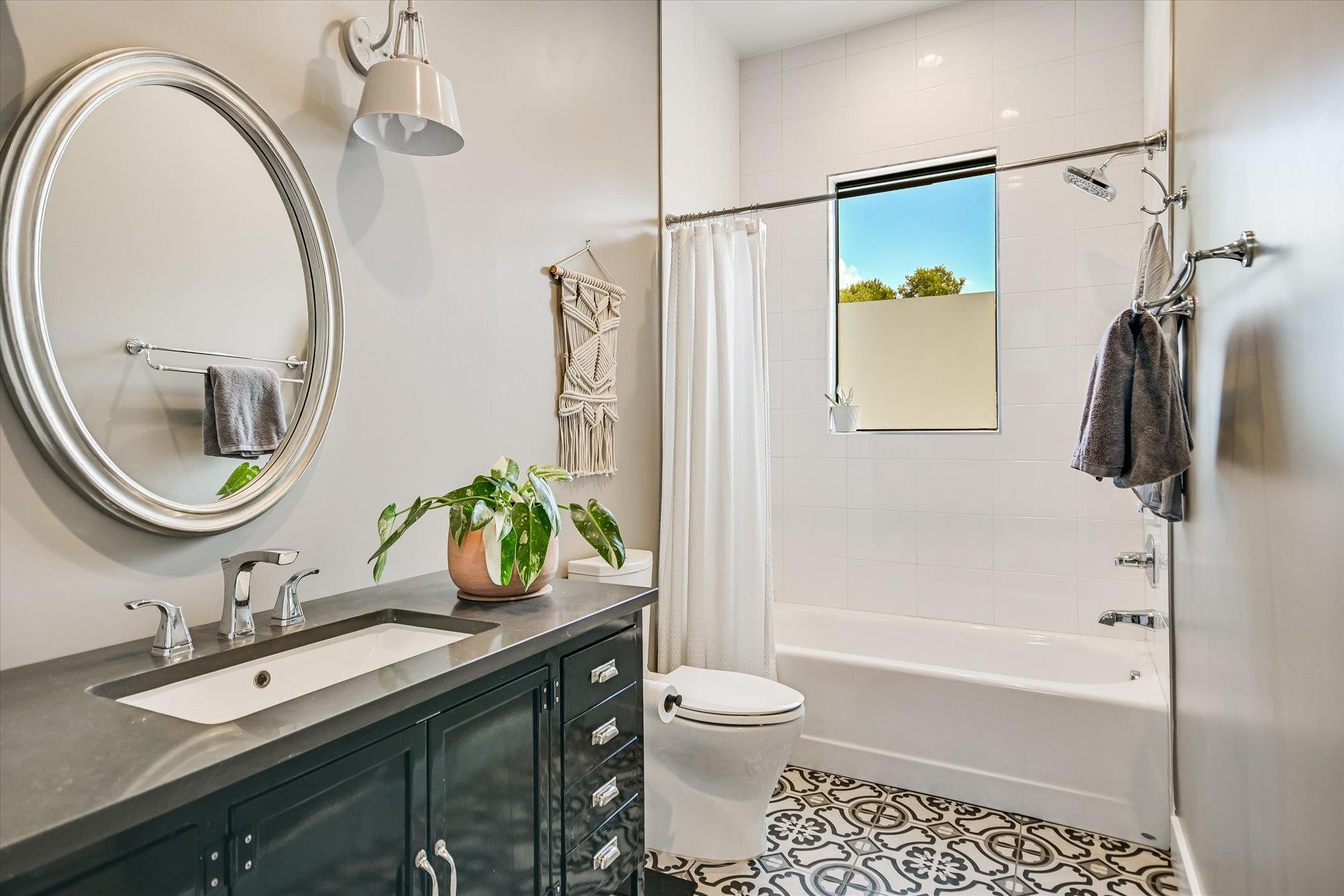 2011 Arpdale St, Austin, TX 78704