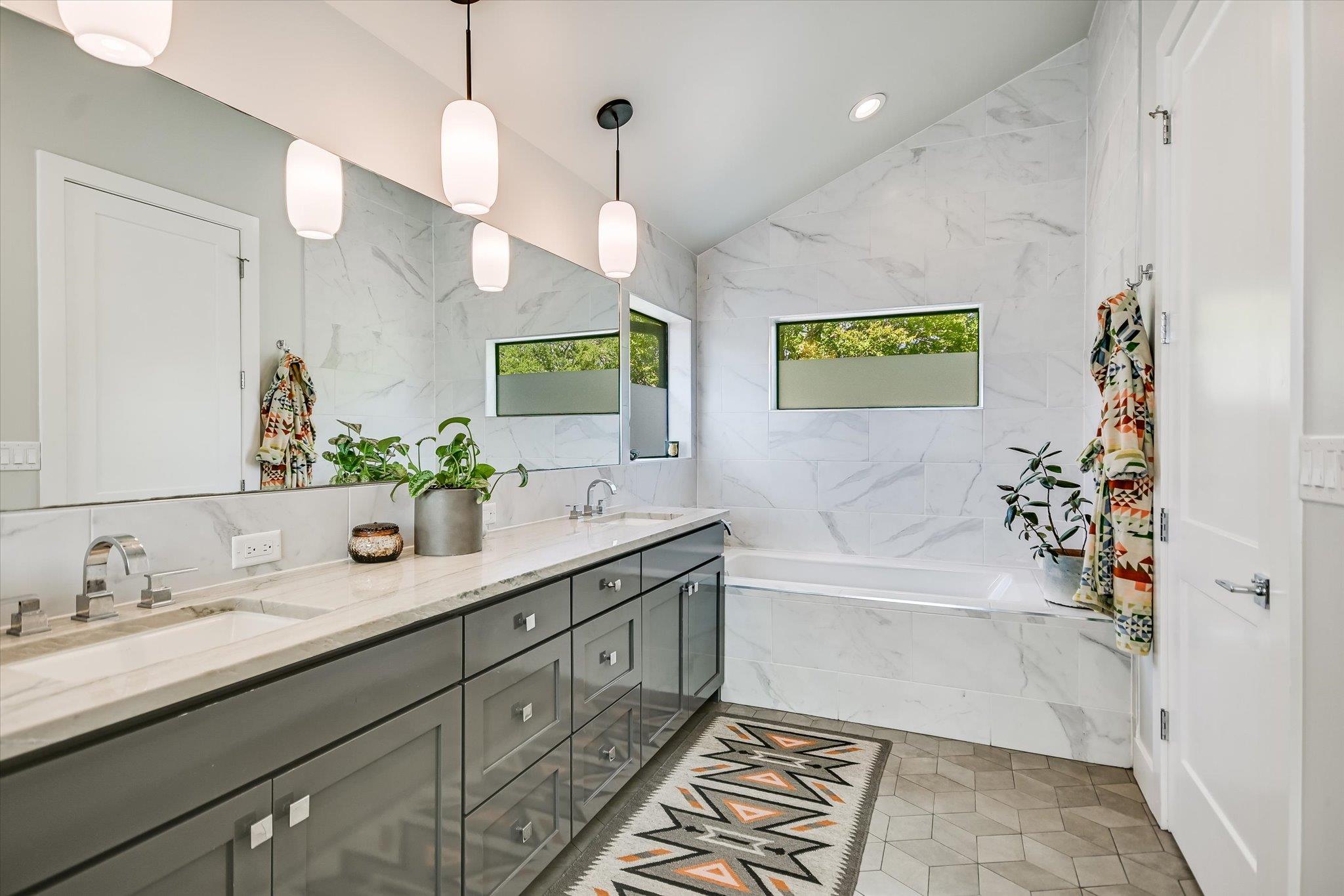 2011 Arpdale St, Austin, TX 78704