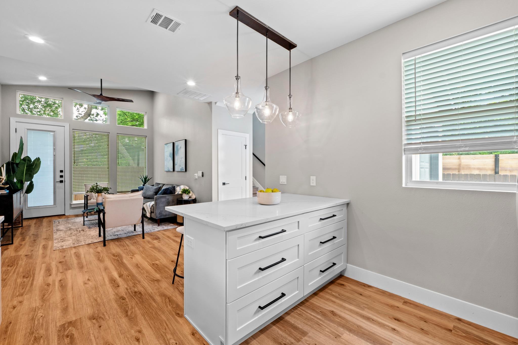 8006 Gault St # 2, Austin, TX 78757