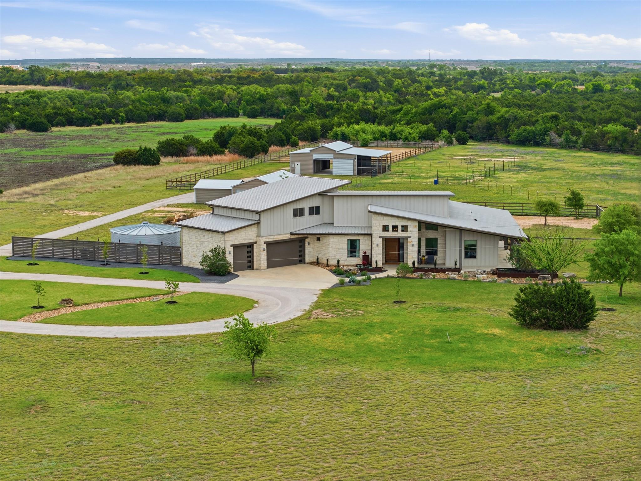 215 Mesa Vista Dr, Leander, TX 78641
