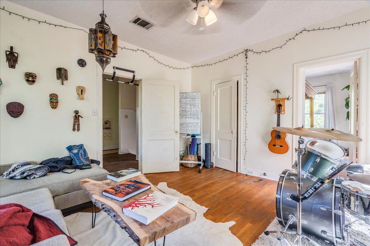 1103 W. 22ND St # B, Austin, TX 78705