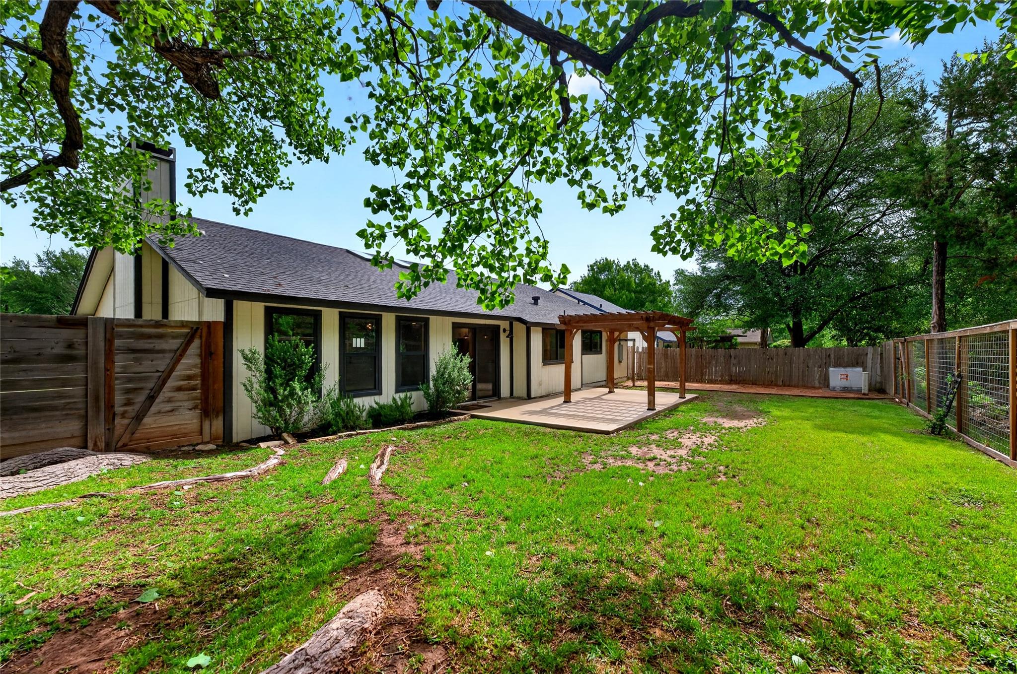 6703 Danwood Dr, Austin, TX 78759