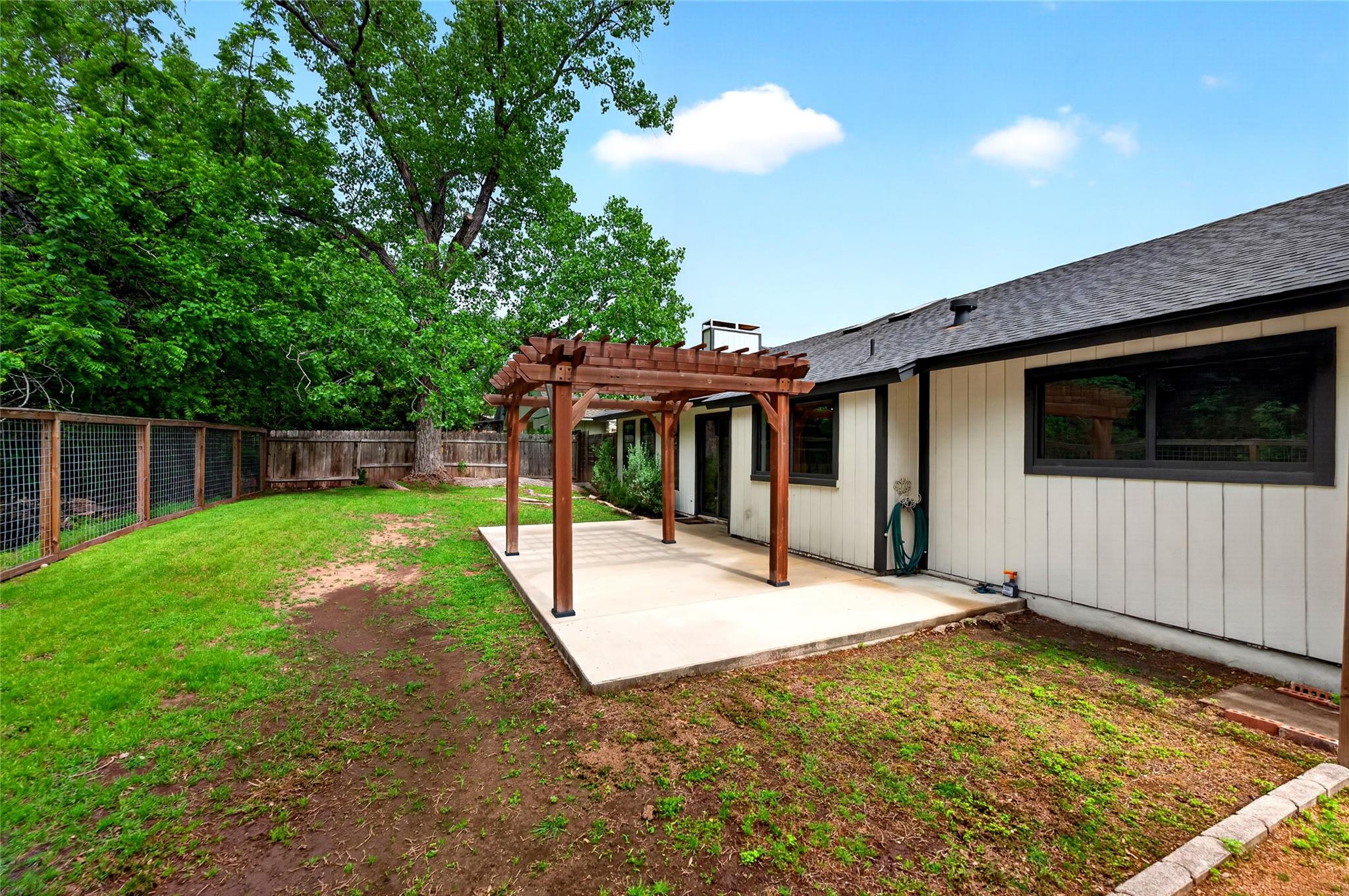 6703 Danwood Dr, Austin, TX 78759