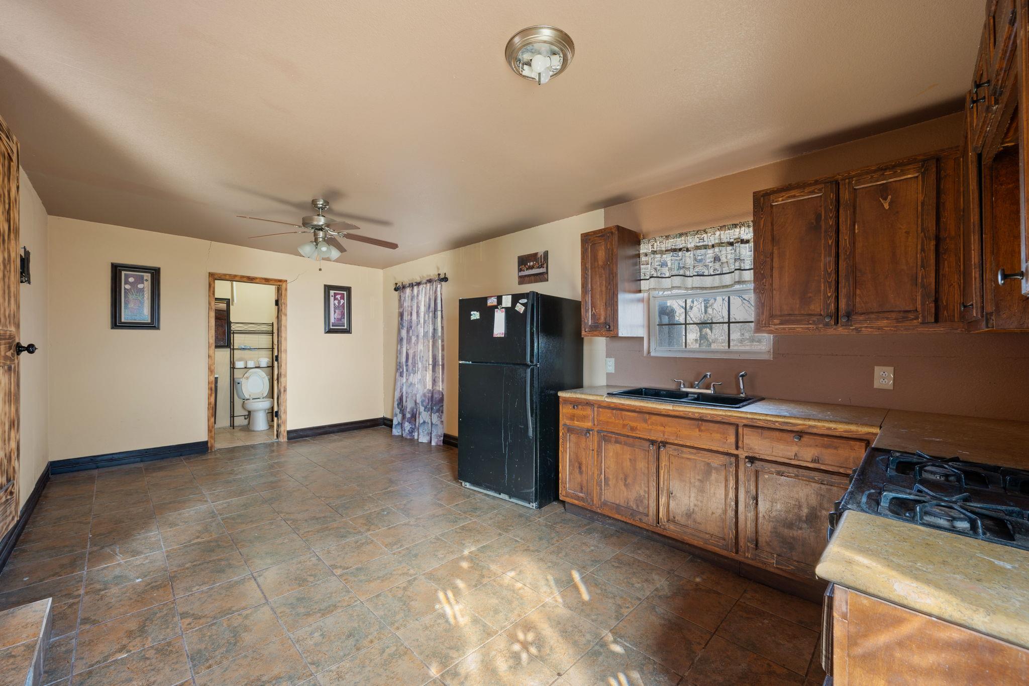 Jarrell, TX 76537