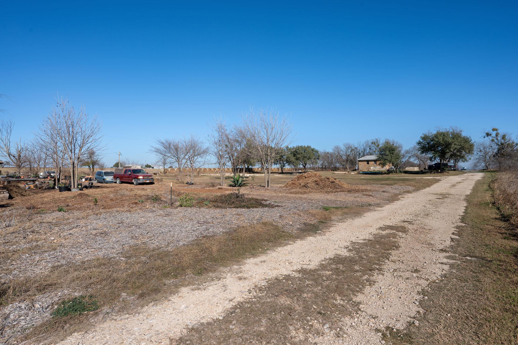 Jarrell, TX 76537