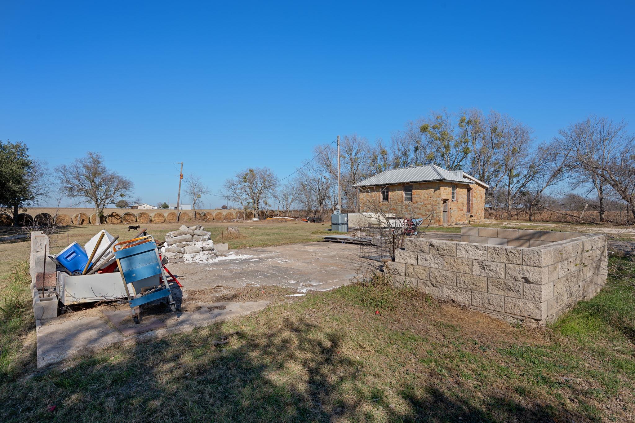 Jarrell, TX 76537