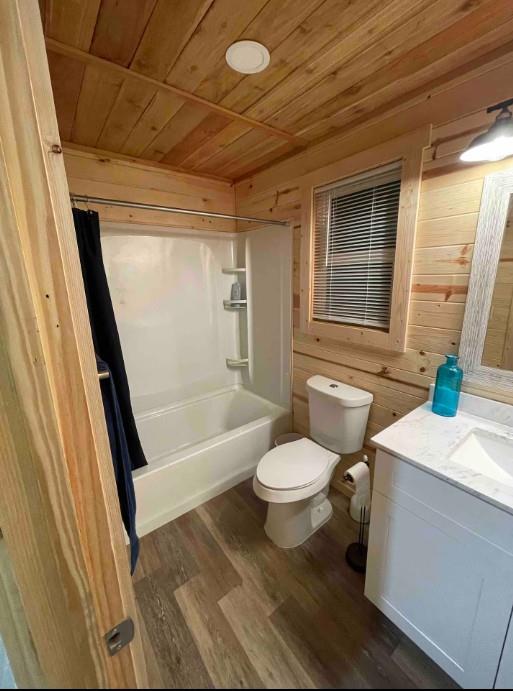 73 Loma Ln, Fredericksburg, TX 78624