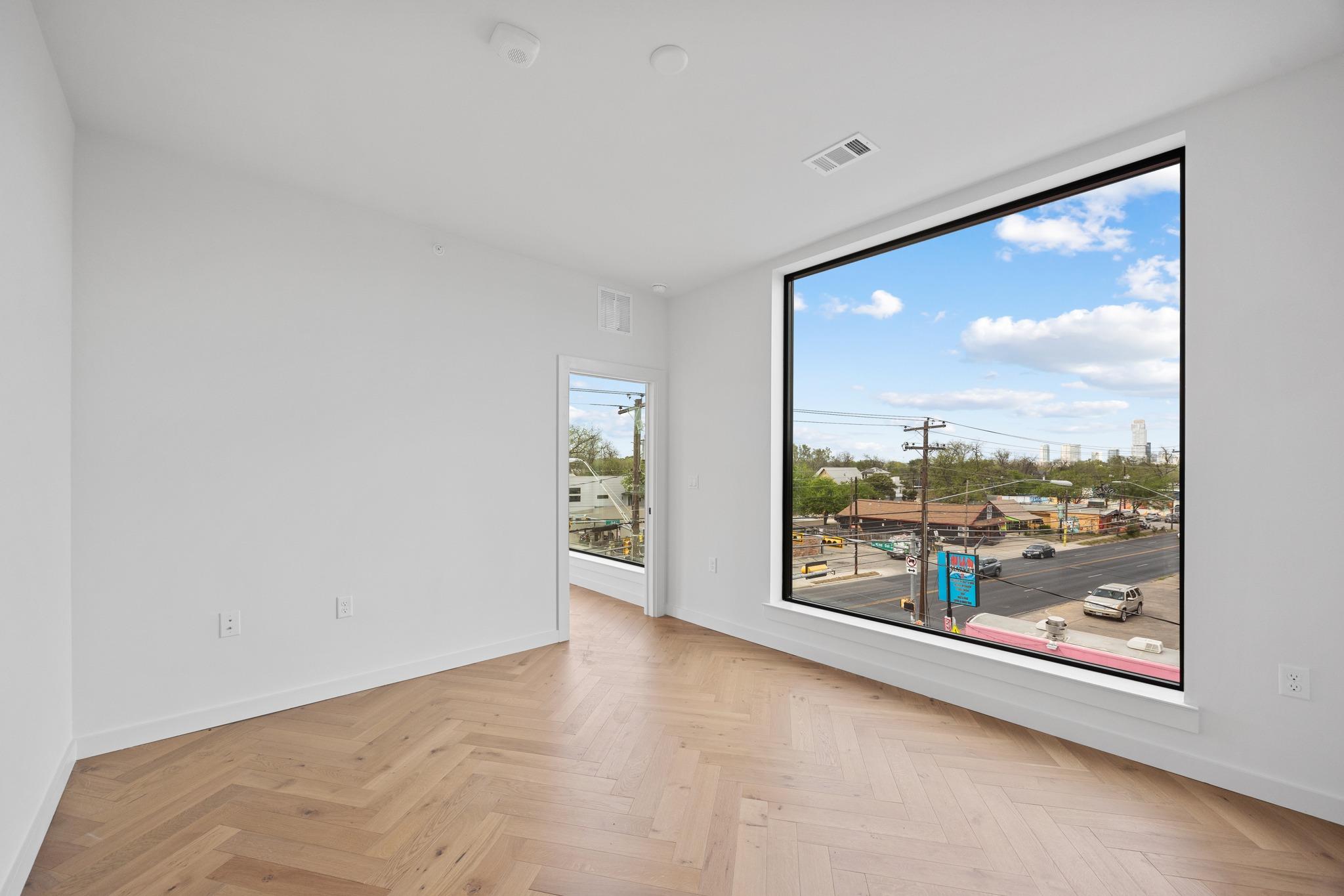 2209 S 1st St # 310, Austin, TX 78704