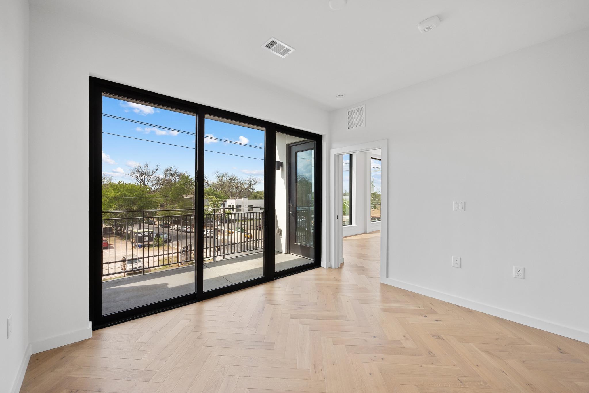 2209 S 1st St # 310, Austin, TX 78704