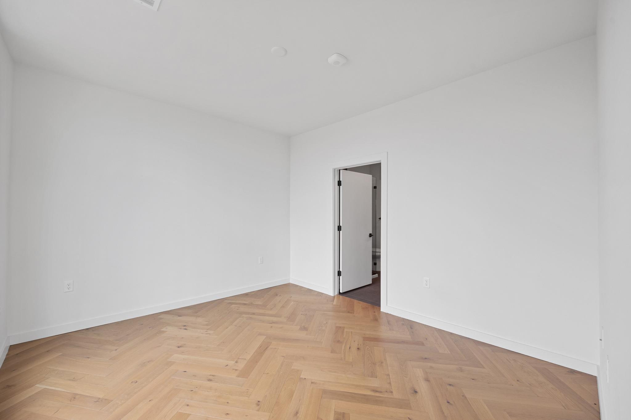 2209 S 1st St # 310, Austin, TX 78704