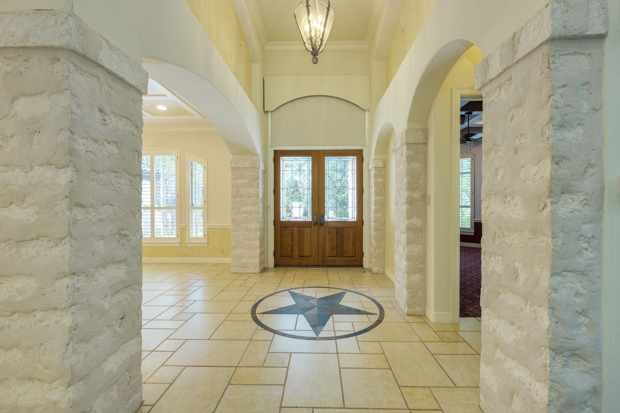 106 Lakeway Hills Cv, Lakeway, TX 78734
