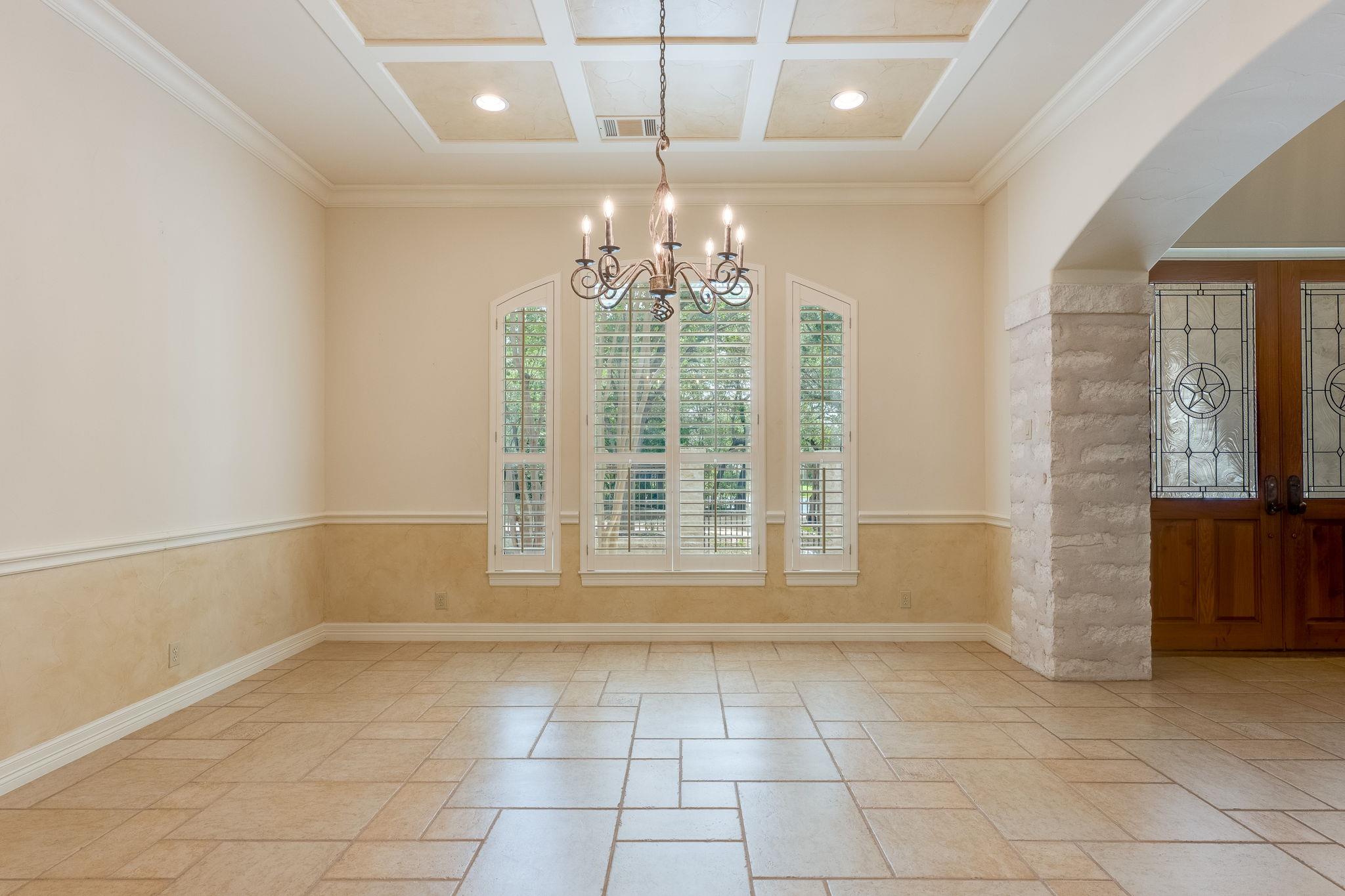 106 Lakeway Hills Cv, Lakeway, TX 78734