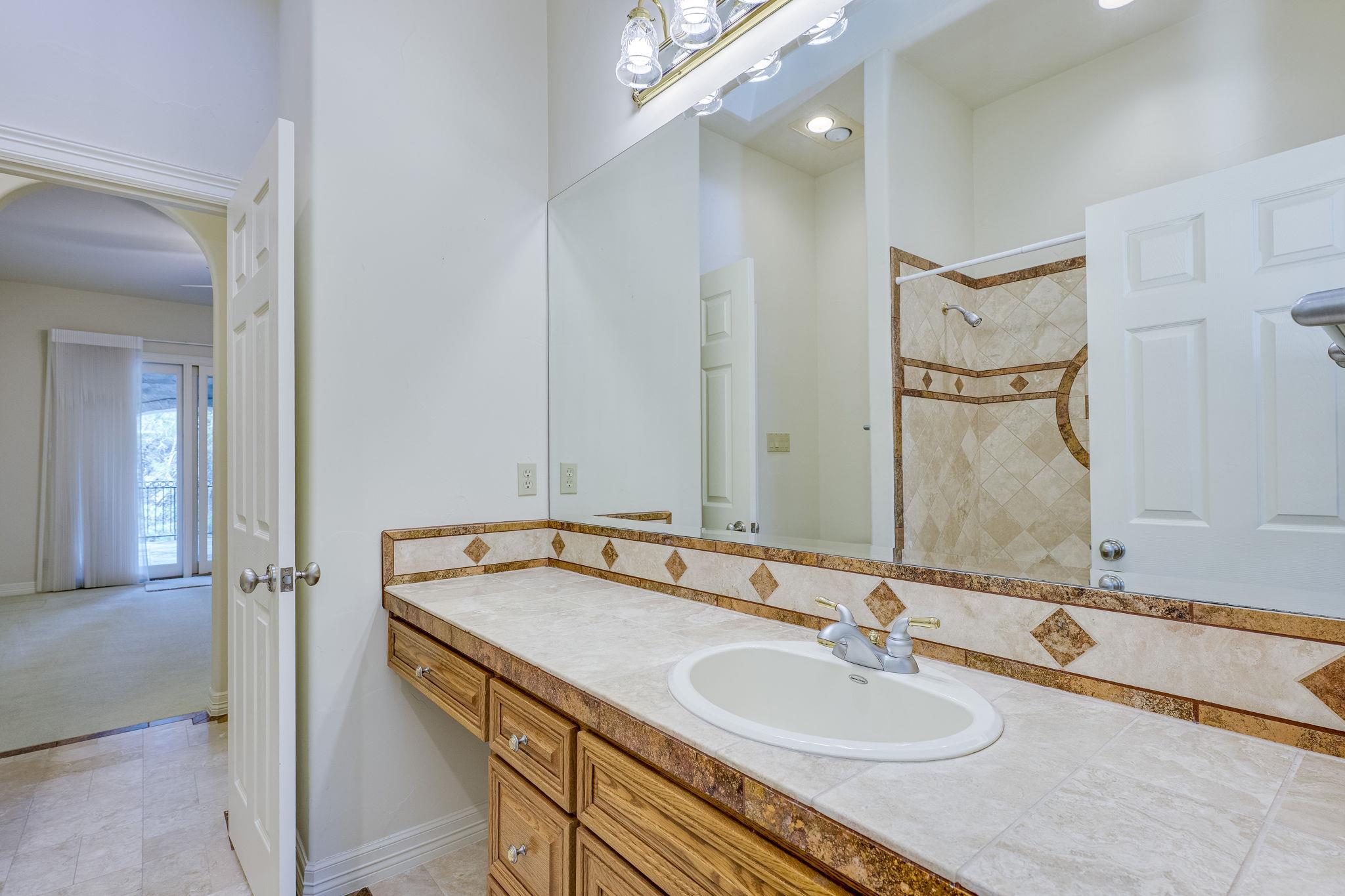 106 Lakeway Hills Cv, Lakeway, TX 78734