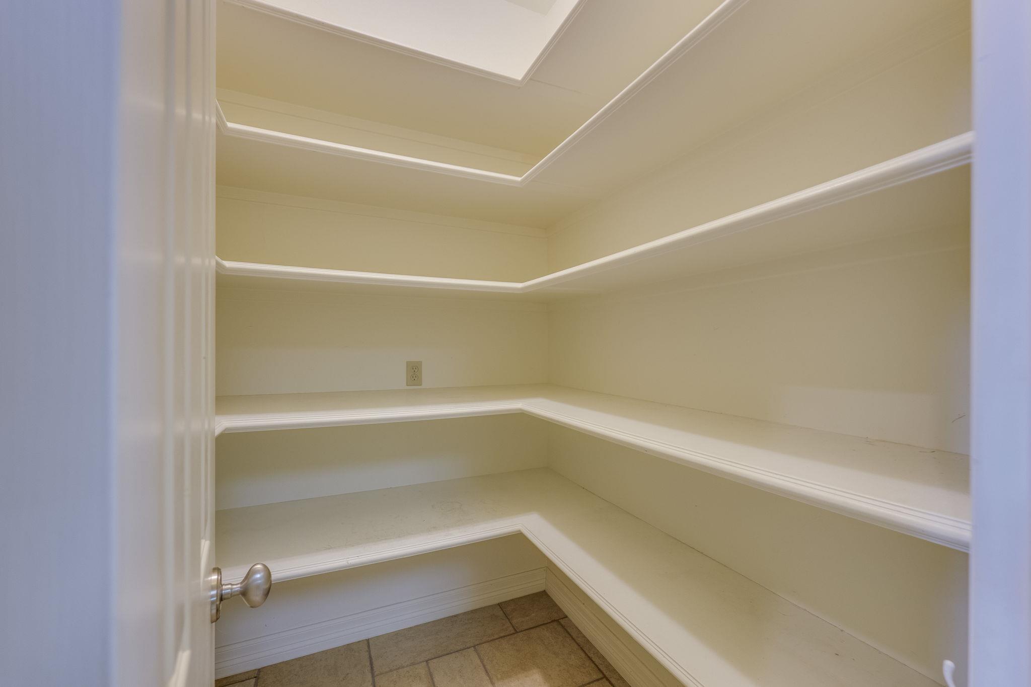 106 Lakeway Hills Cv, Lakeway, TX 78734