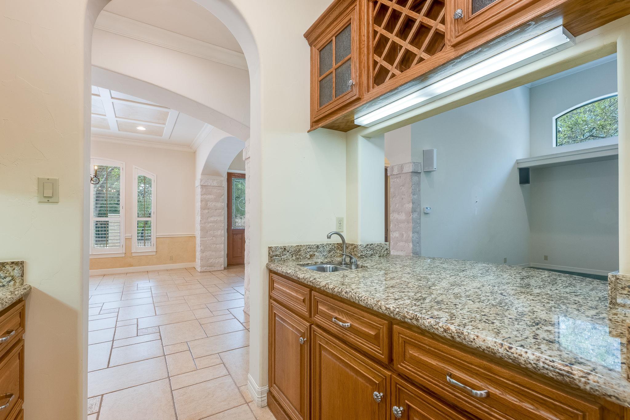 106 Lakeway Hills Cv, Lakeway, TX 78734