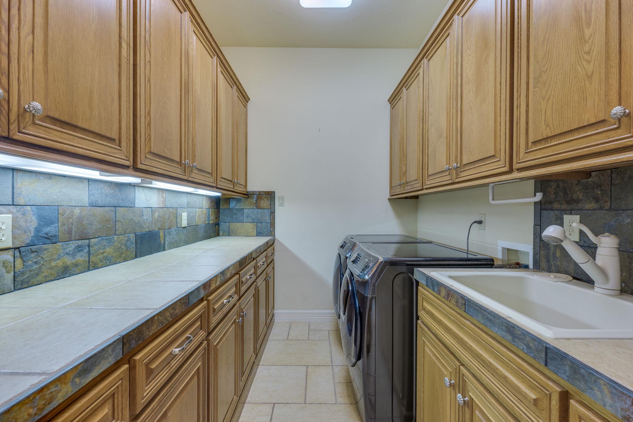 106 Lakeway Hills Cv, Lakeway, TX 78734